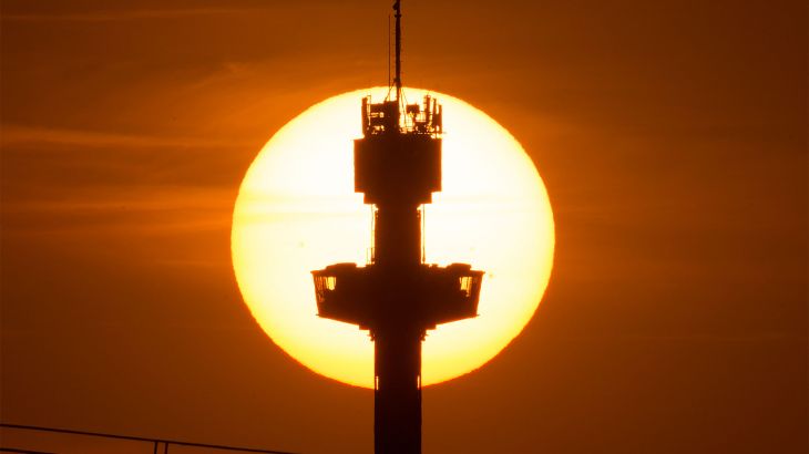 Euro-Tower bei Sonnenuntergang