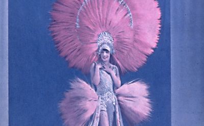 Historisches Bild einer Tänzerin im Moulin Rouge