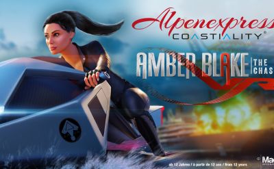 Amber Blake auf einem Jetski
