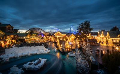 Island mit winterlicher Beleuchtung