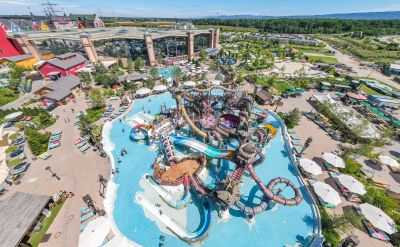 Panorama Fotografie des Außenbereichs der Wasserwelt Rulantica