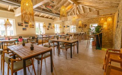 Der Innenbereich des Sunce I Lavanda im kroatischen Themenbereich.