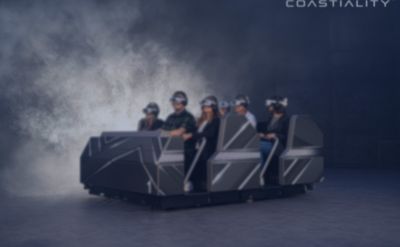 Gäste auf dem innovativen Flowryder von Coastiality.