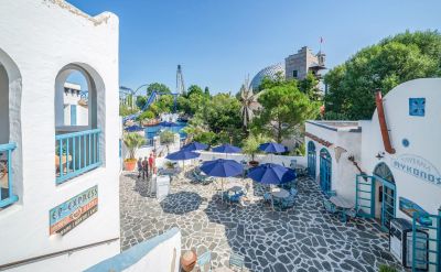 Der sommerliche Themenbereich Griechenland im Europa-Park – der perfekte Ort für Ihr exklusives Firmenevent bei der Greek Night.