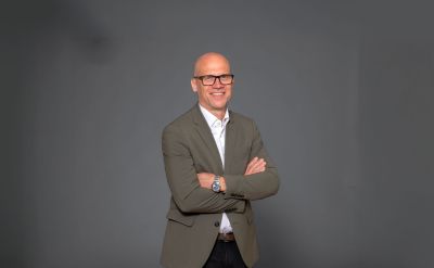 Ritratto di Eric Stengl, sales manager nel settore Confertainment dell’Europa-Park Resort.