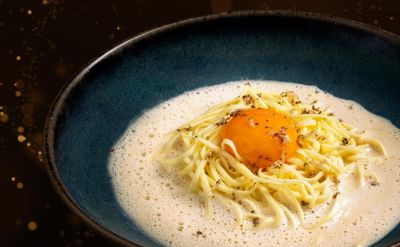 Tagliolini all’uovo | Sauce truffée au beurre | Truffe | Jaune d’œuf confit