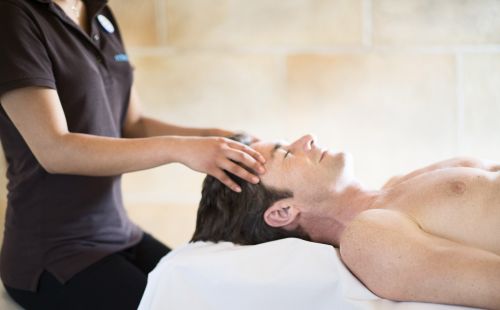 Kopf- und Gesichtsmassage