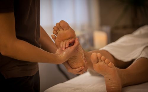Druckpunktmassage am Fuß