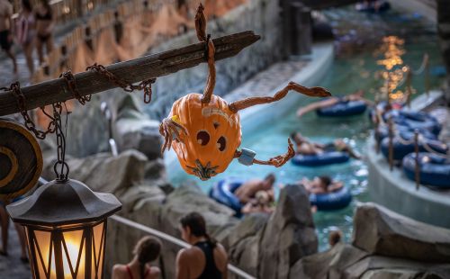 Atmospheric pumpkin decorations for the Halloween season at the Rulantica water world.