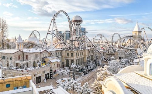 Der kroatische Themenbereich ist mit Schnee bedeckt.