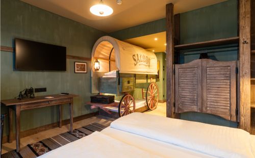 Ein Zimmer der neuen Riverside Western Lodge