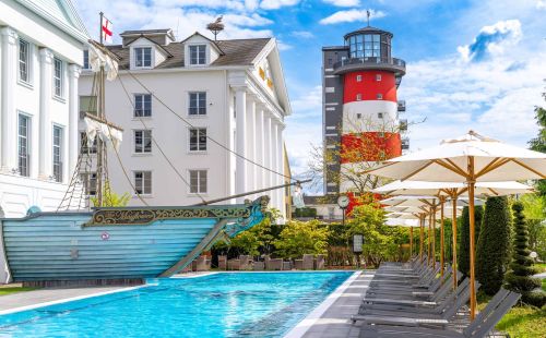 Swimmingpool im Außenbereich des Bell Rock