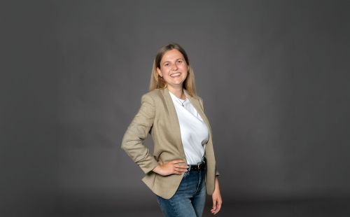 Portret van Annika Springmann – teamassistent binnen de Confertainment‑afdeling van het Europa‑Park Resort.