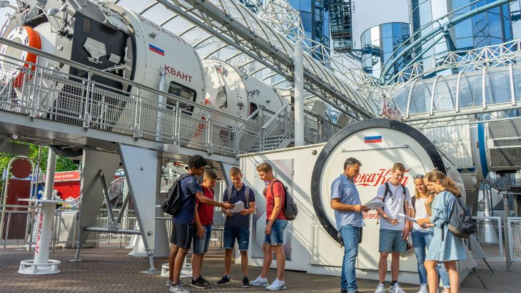 Schulklasse bei der Europa-Park Wissensrallye