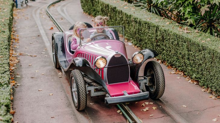 Kinder im Europa-Park Lada Autodrom