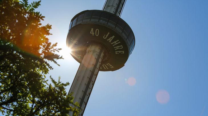 Der Euro-Tower beim Hochfahren