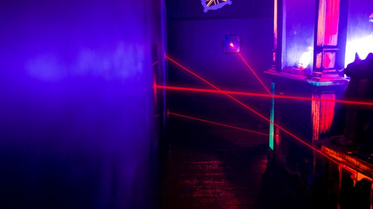 Raum voller Laser
