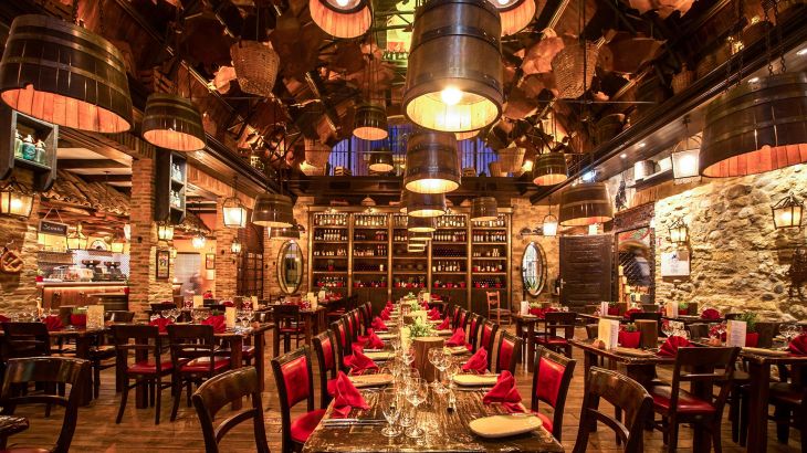 Bodega lange Tafel gedeckt