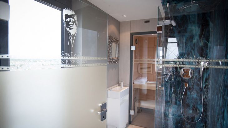 John F. Kennedy Suite Hotel Bell Rock Badezimmer