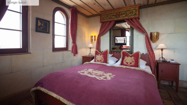 Präsidentensuite Hotel Castillo Alcazar Schlafzimmer mit Fenstern