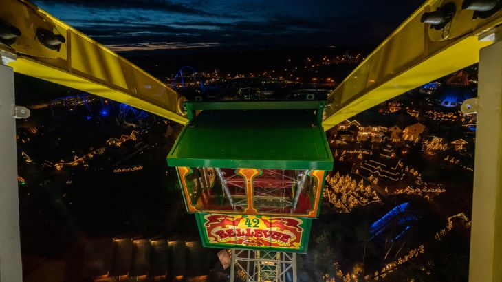 Gondel des Riesenrades über dem Europa-Park