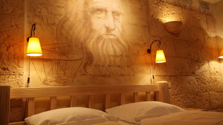 Standardzimmer Hotel Colosseo Schlafzimmer mit Wandmalerei