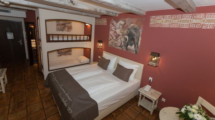 Standardzimmer Hotel El Andaluz Schlafzimmer mit Doppel- und Hochbett