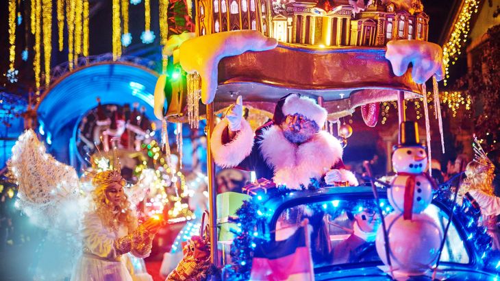 Winter Starlight Parade (Europa-Park Show) Weihnachtsmann auf Wagen