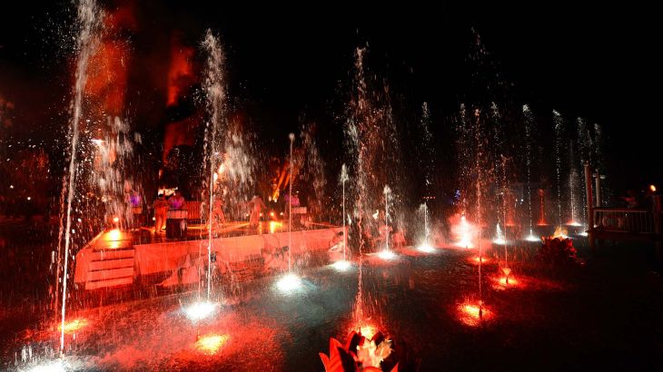 Die Show "Rhode Island Waterfire" auf dem See des 4-Sterne Superior Erlebnishotel „Bell Rock“