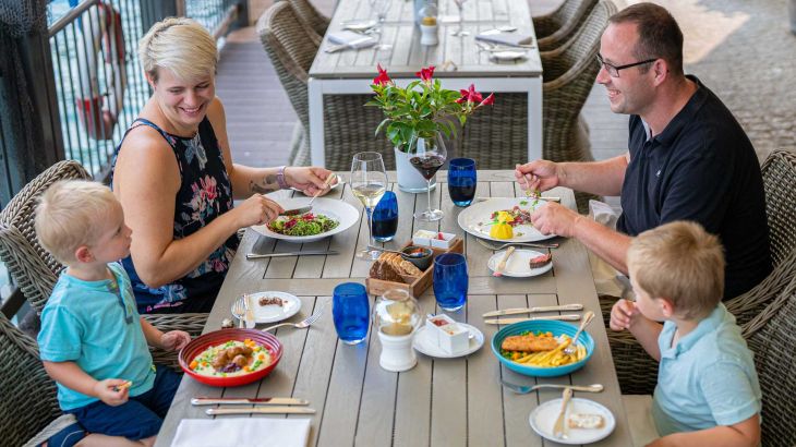 Glückliche Familie im Tre Kronen