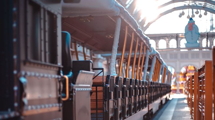 Winterliche Panoramabahn in der Station Russland