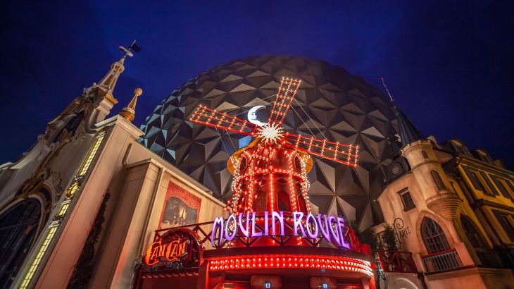 Die Moulin Rouge Windmühle über dem Eingang des Eurosat - CanCan Coasters