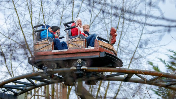 Kinder in der Bahn Matterhorn-Blitz