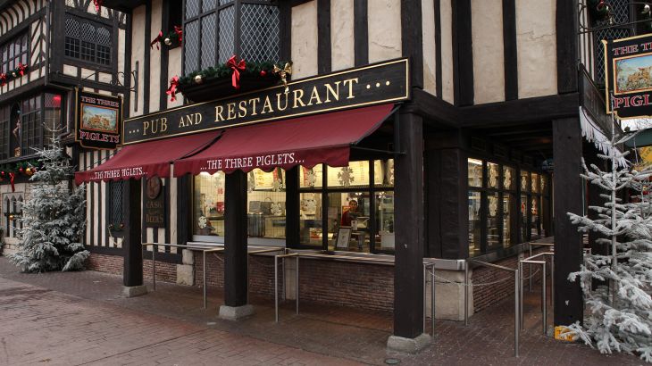 The Three Piglets von außen