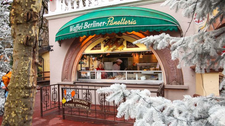 Seitenansicht der Waffelbäckerei im Italienischen Themenbereich