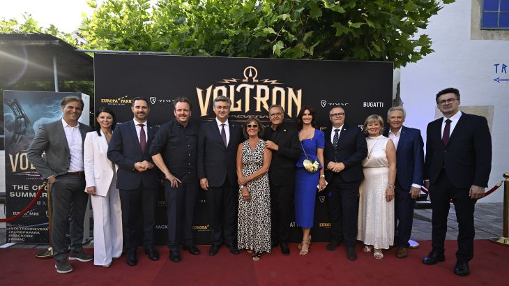Thomas und Katja Mack, Tonči Glavina (Minister für Tourismus Kroatien), Michael Mack, Andrej Plenković (Ministerpräsident Kroatien), Marianne, Roland und Miriam Mack, Gordan Bakota (Botschafter Kroatien), Mauritia und Jürgen Mack sowie Ivan Sablić (Generalkonsul Kroatien) (v.l.n.r.)