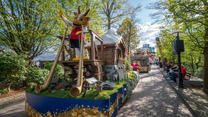 Böckli auf dem Schweizer Paradewagen