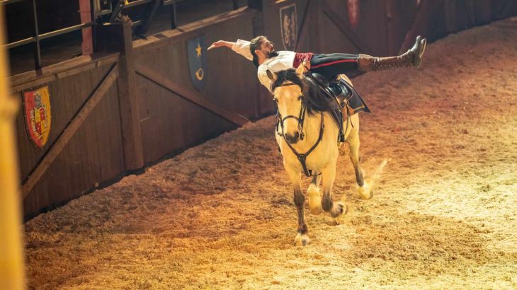 Die Legende des Zorro - Pferde und Akrobatik