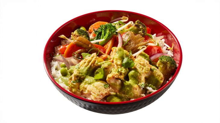 Grünes Thai Curry mit Hühnchen, Gemüse und Reis