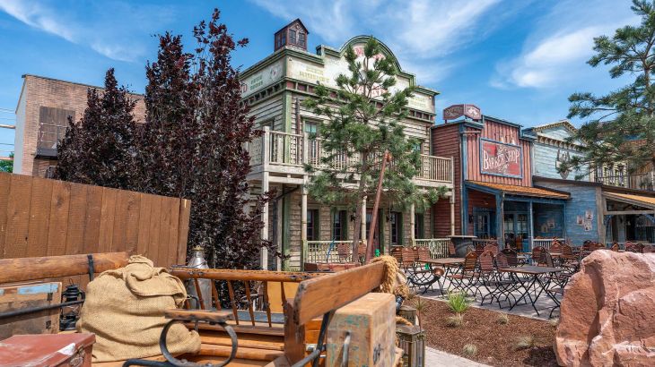 Die Außenansicht der Wild Horse Bar in der Silver Lake City.