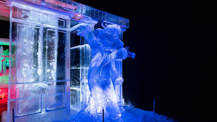Ed Euromaus als Eisfigur im Eisskulpturen-Dome.