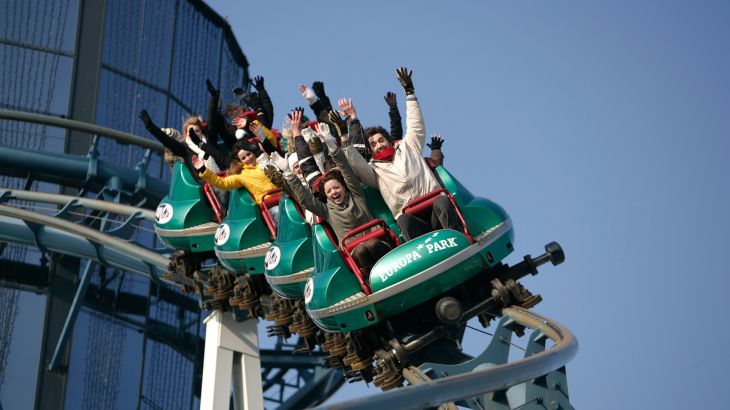 Gäste auf der Attraktion Euro-Mir im Europa-Park.