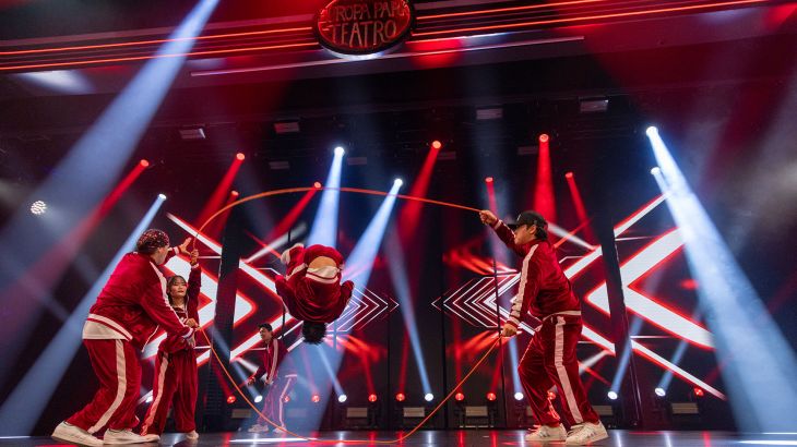 Die Gruppe Haribow mit ihrem Springseil während ihrem Auftritt bei der Dinner-Show.