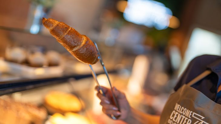 Frische und leckere Croissants im Café 75 des Europa-Park Erlebnis-Resorts.