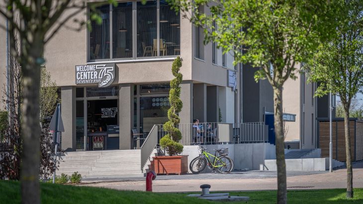 Welcome Center 75