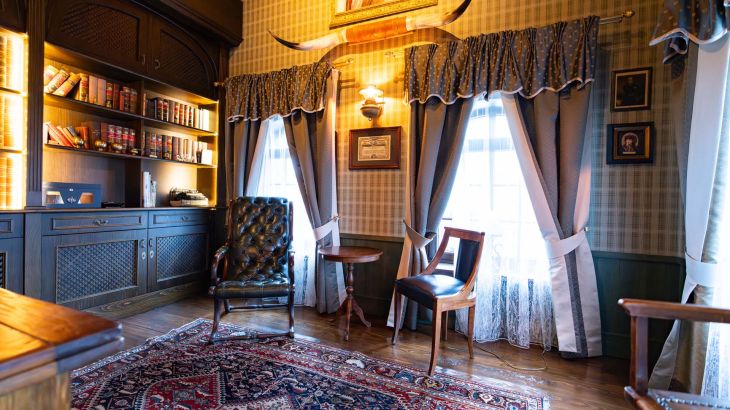 Governor’s Office – Franz Mack: Tagen mit Charakter in Silver Lake City