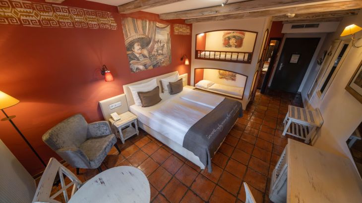 Standardzimmer Hotel El Andaluz Schlafzimmer Vierbett