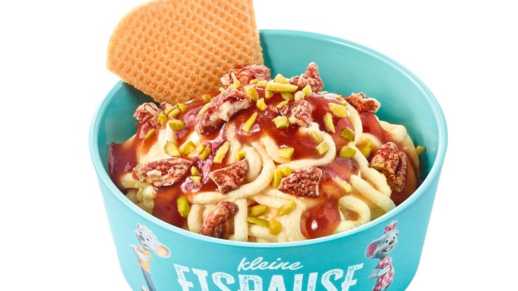 Spaghetti-Eis-Ahorn im Becher