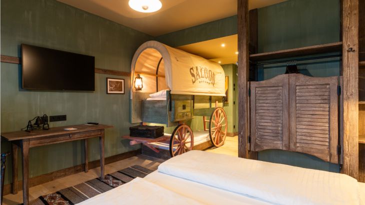 Ein Zimmer der neuen Riverside Western Lodge