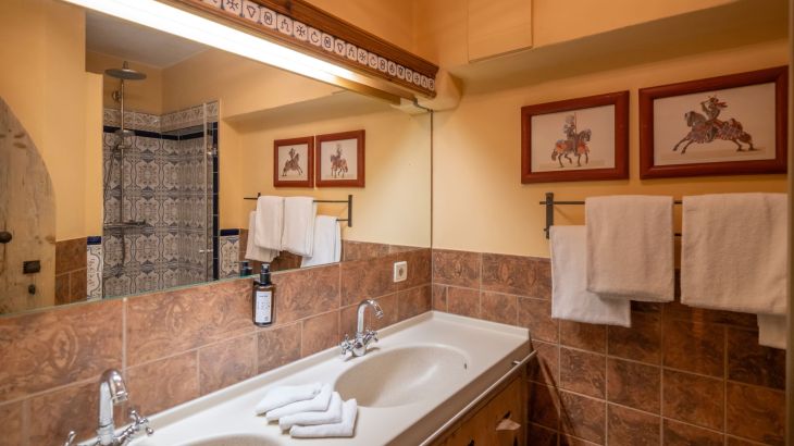 Castillo Alcazar Komfortzimmer Badezimmer